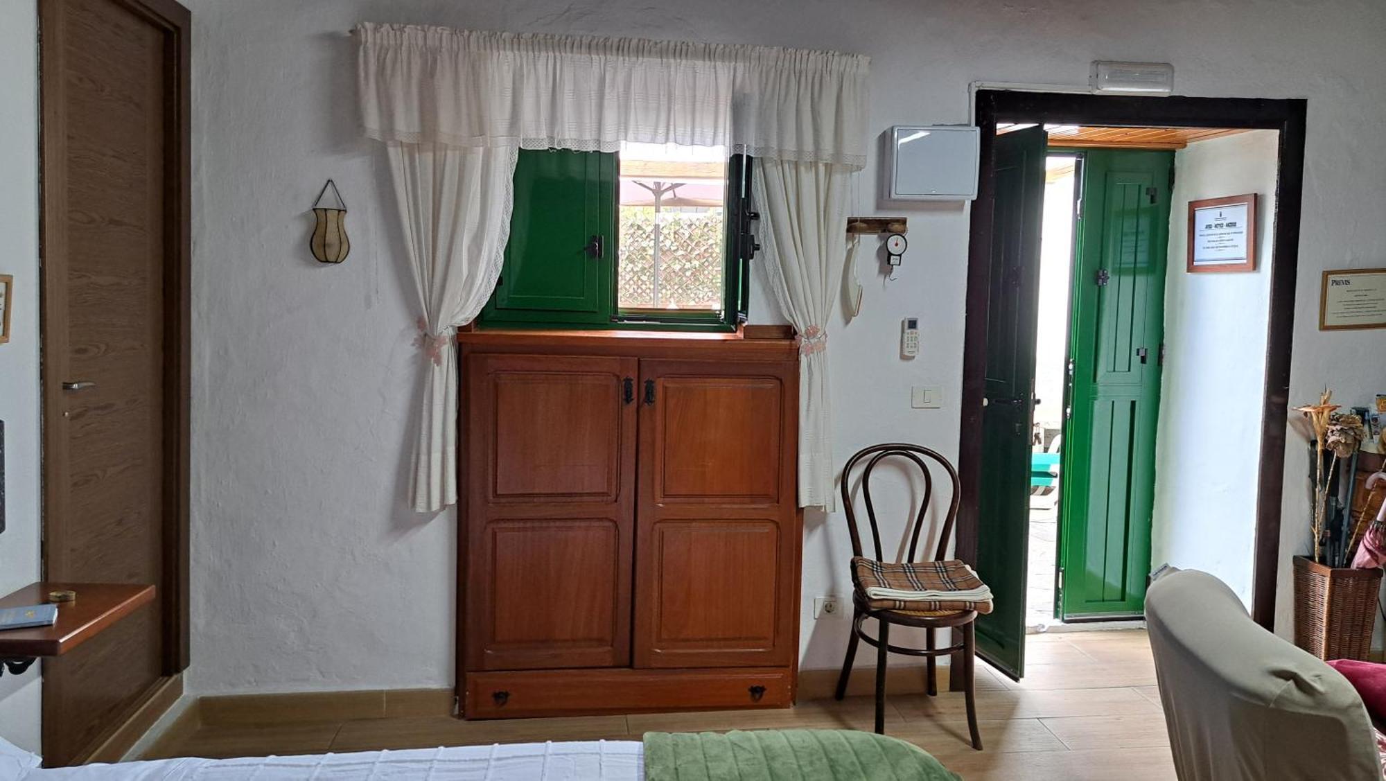Casa Santana Segura Guest House Техеда Стая снимка